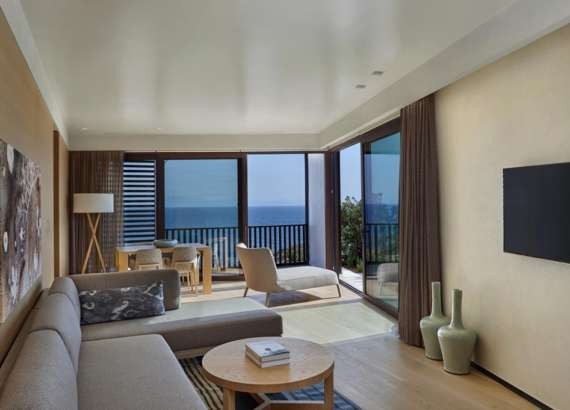 kaplankaya-turkey-seaview-master-suite-living-room