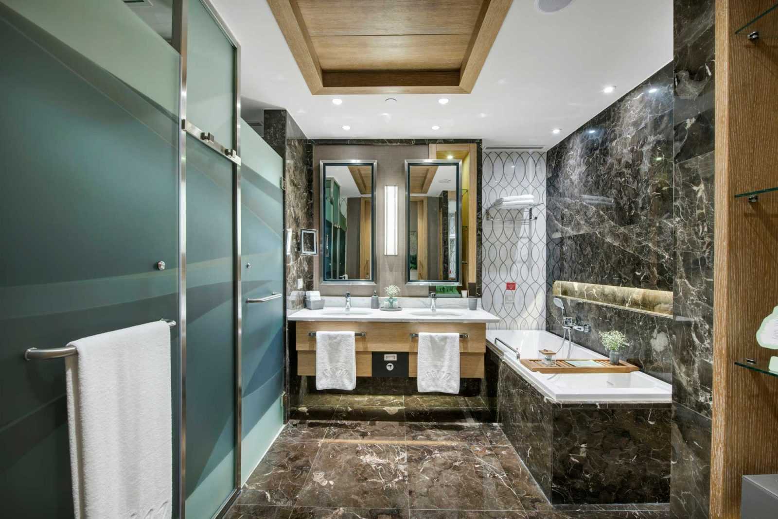 Regnum Carya Jade Standart Room Bathroom