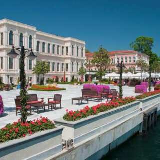 Four Seasons Hotel Istanbul at the Bosphorus Proudly standing on the shores of the scenic Bosphorus – the storied strait that links Europe and Asia – our lovingly restored, 19th-century Ottoman palace brings together Istanbul’s ancient architecture, warm Turkish hospitality and contemporary accommodations. #fourseasons #fourseasonsbosphorus #fs #fsbosphorus 📲 +90 537 357 34 37
